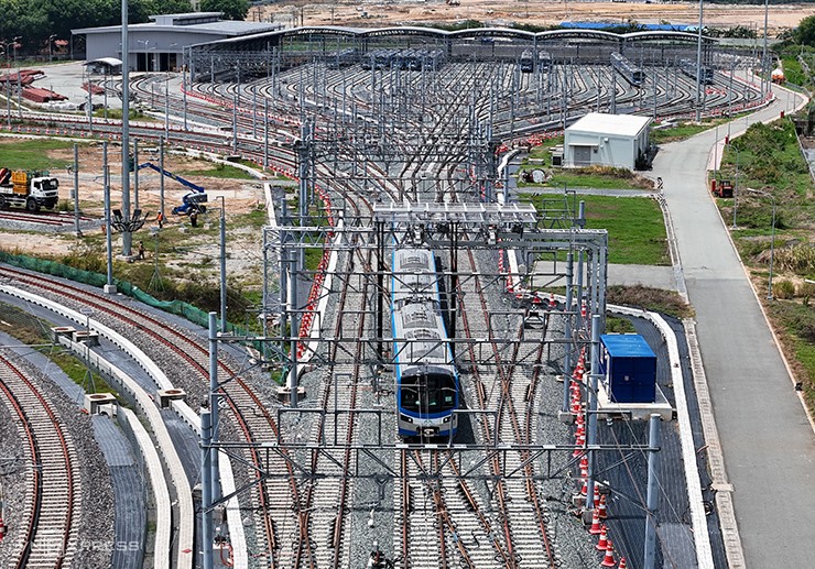 Bãi đỗ metro lớn nhất nước ở Sài Gòn - 9