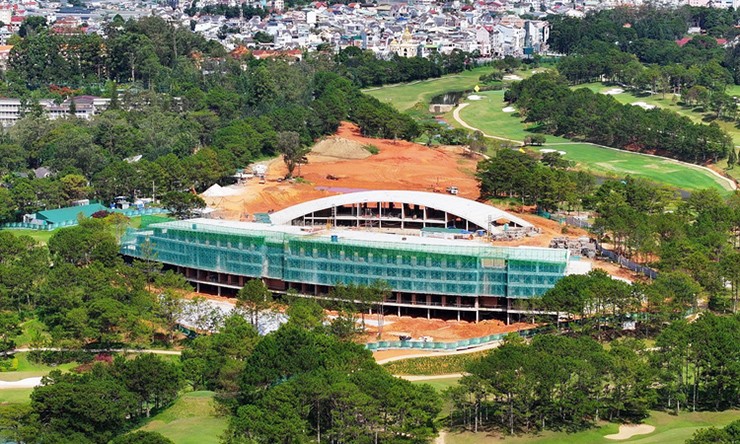 Tòa nhà sân golf đồi Cù Đà Lạt 'xây trên đất rừng phòng hộ' - 1