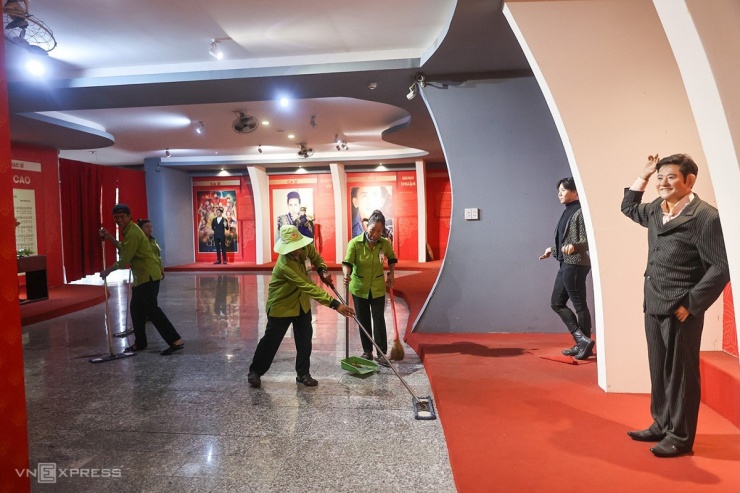 Bên trong khu trưng bày hơn 100 tượng sáp nghệ sĩ Việt - 12