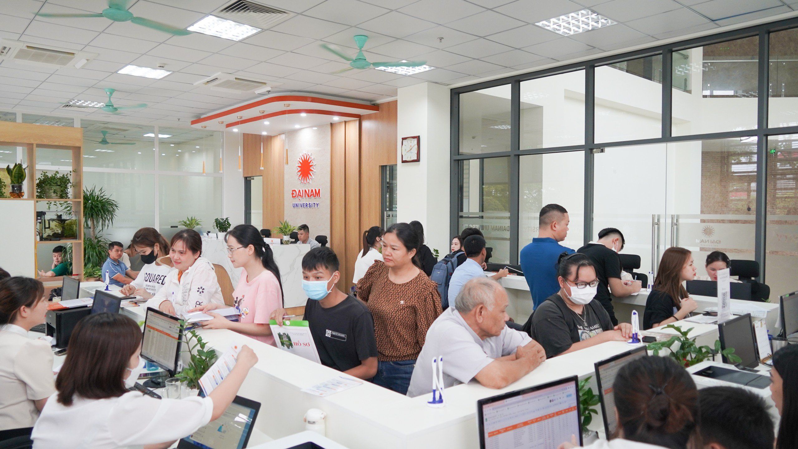 Xét tuyển học bạ được xem là phương án “chốt đơn” hiệu quả nhất được hầu hết các sĩ tử ưu tiên lựa chọn.