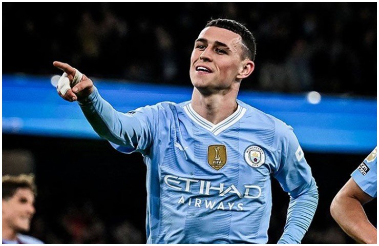 Phil Foden là cầu thủ trẻ điển trai nhưng anh đã là ông bố 2 con với bạn gái Rebecca Cooke.&nbsp;