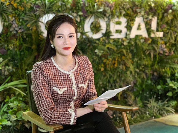 Nhan sắc tuổi 41 của BTV 'Bản tin tài chính' Thu Hương