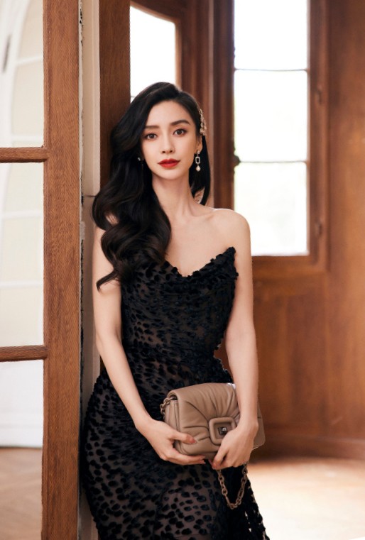 Angelababy khi dự sự kiện. Ảnh: Sinchew