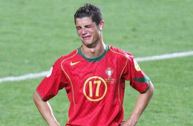 Giọt nước mắt cay đắng của Ronaldo.