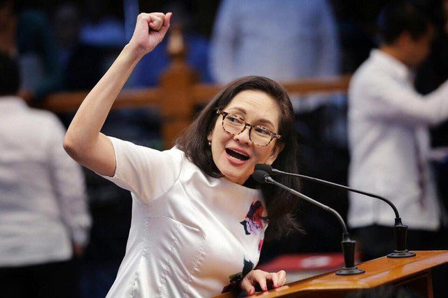 Bà Risa Hontiveros.