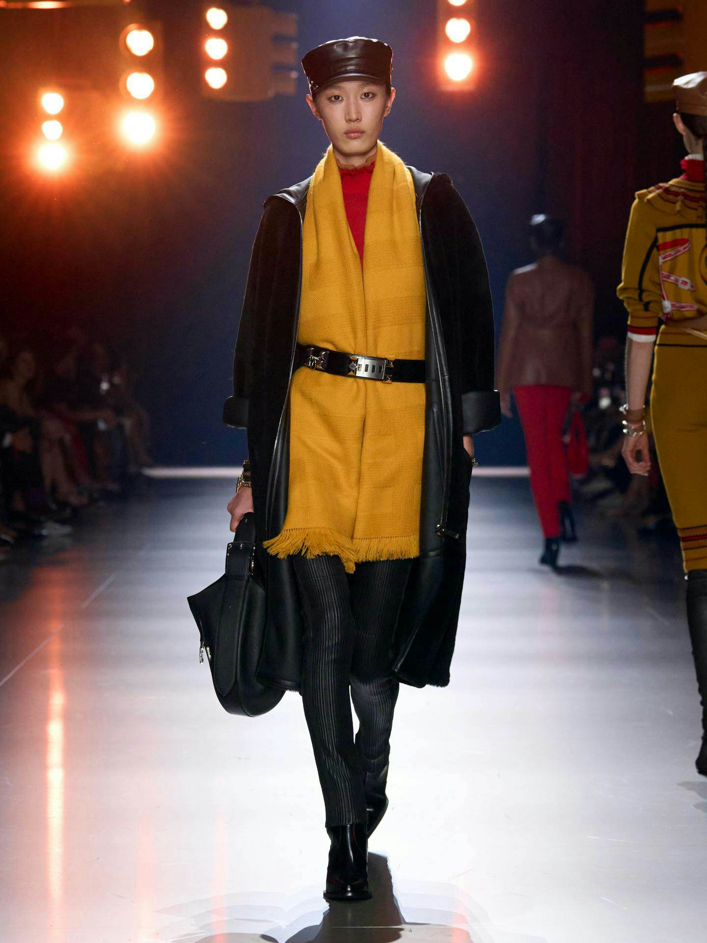 Show diễn Thu Đông 2024 của Hermès mang phong cách Pháp và Mỹ - 3