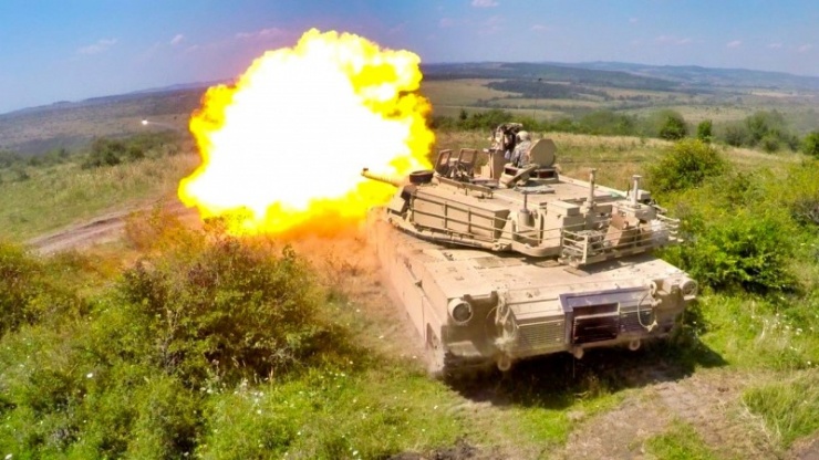 Xe tăng M1A1 Abrams của Mỹ dù hiện đại vẫn chịu thiệt hại trên chiến trường Ukraine.