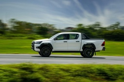 Toyota Hilux: tiếp nối thành công