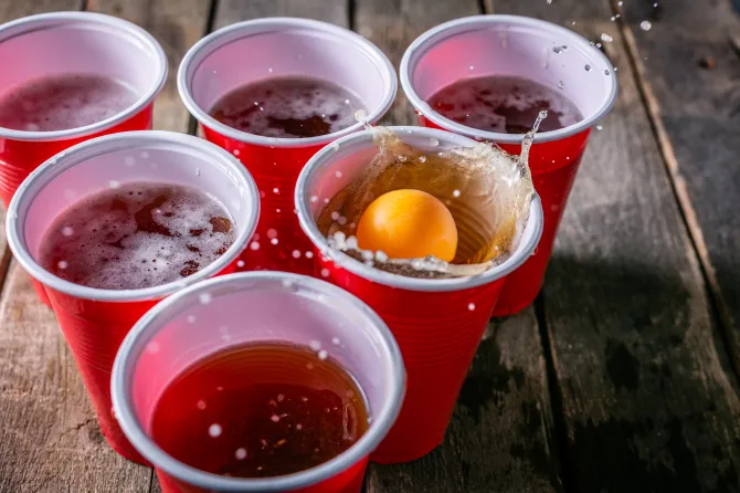 Beer pong xuất hiện và phát triển từ 1 trường đại học ở Mỹ