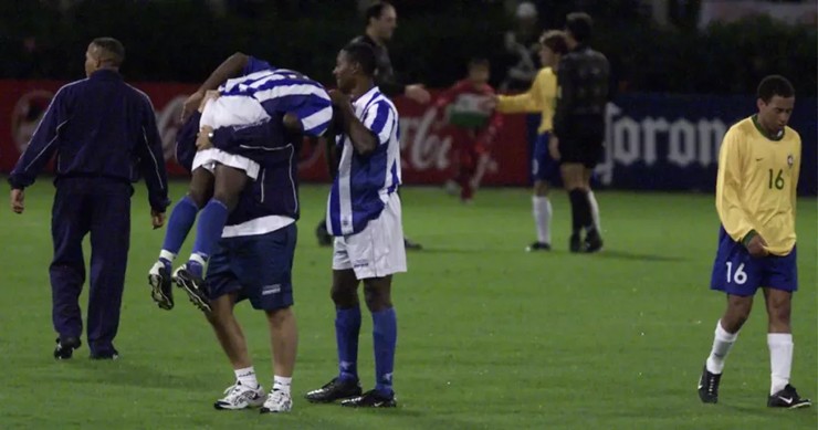 Brazil gây thất vọng trước Honduras