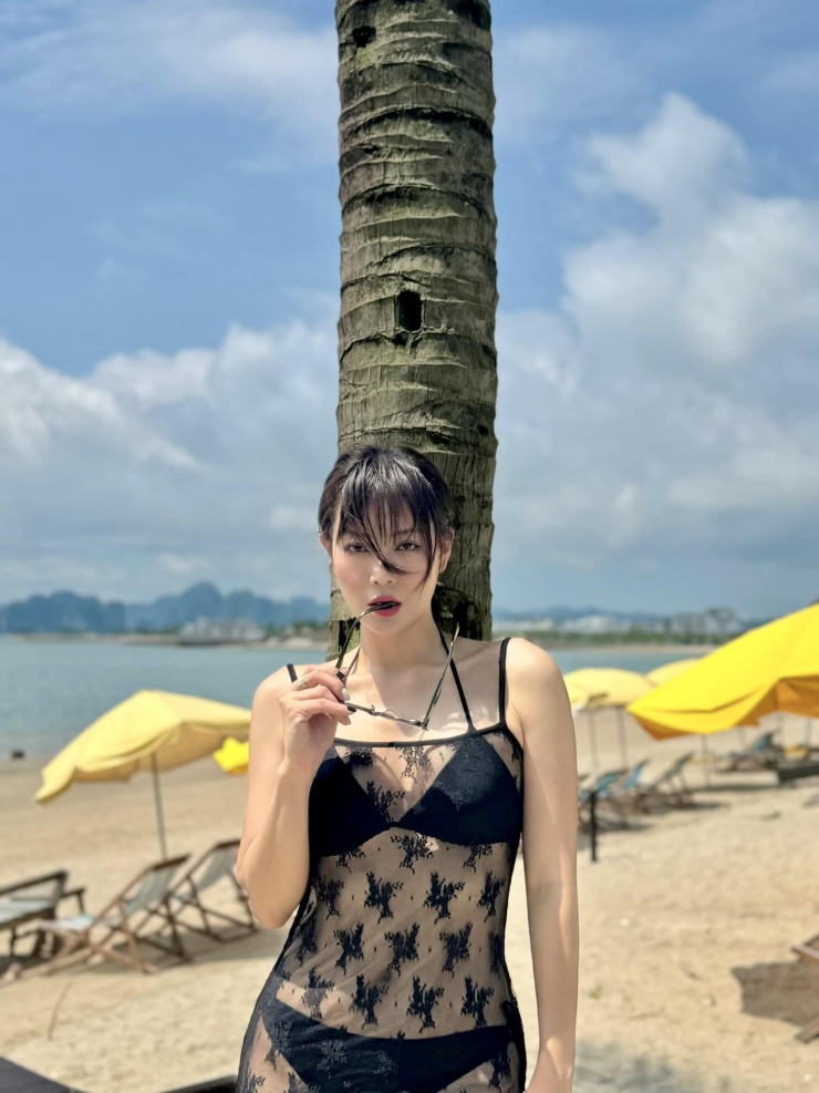 Xả vai 'vợ' Tuấn Tú, Thanh Hương diện bikini nóng bỏng, tạo dáng như người mẫu - 19