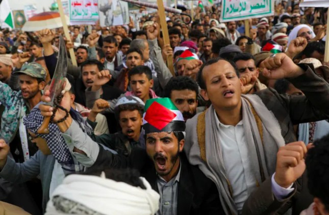 Một cuộc biểu tình ở Yemen ủng hộ người Palestine. (Ảnh: Reuters)