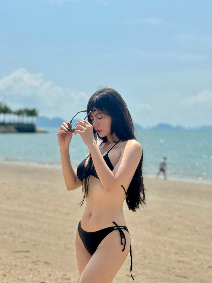 Xả vai 'vợ' Tuấn Tú, Thanh Hương diện bikini nóng bỏng, tạo dáng như người mẫu - 16