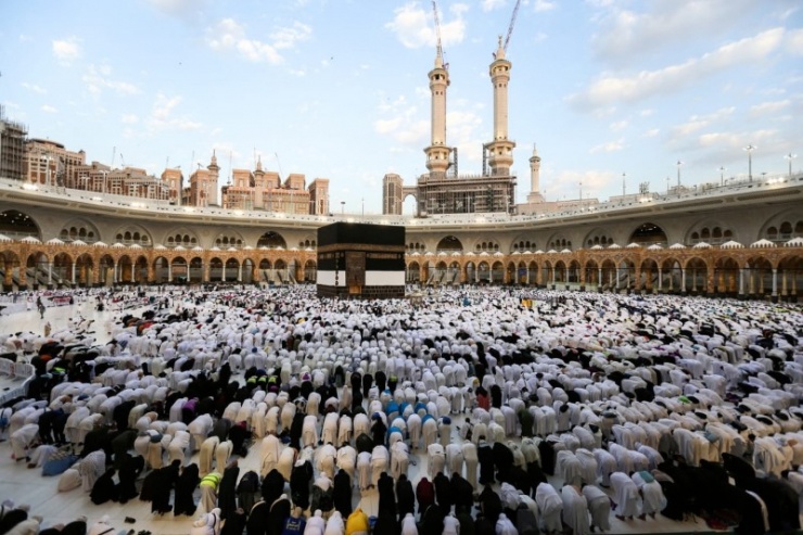 Người Hồi giáo tham gia một nghi lễ ở Mecca. Ảnh: GettyImages