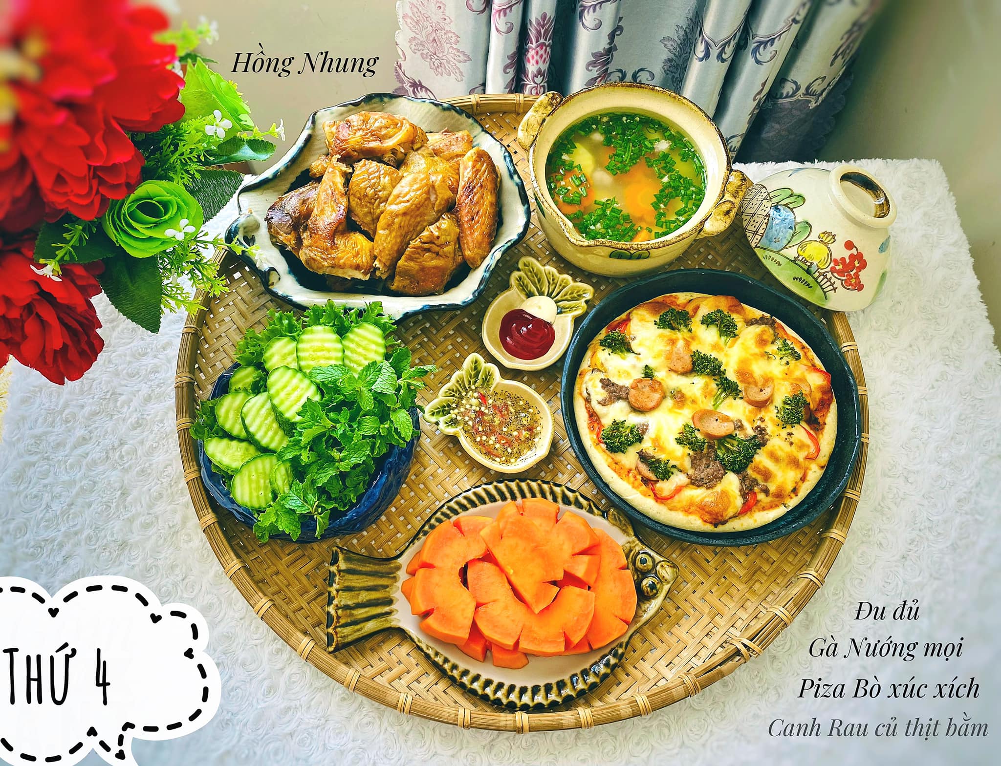 Canh rau củ thịt băm + Pizza + Gà nướng + Đu đủ