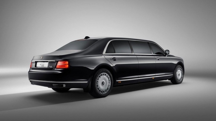 Cận cảnh chiếc limousine bọc thép thường được Tổng thống Putin mang theo khi công du nước ngoài - 4