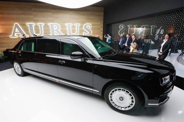 Cận cảnh chiếc limousine bọc thép thường được Tổng thống Putin mang theo khi công du nước ngoài - 10