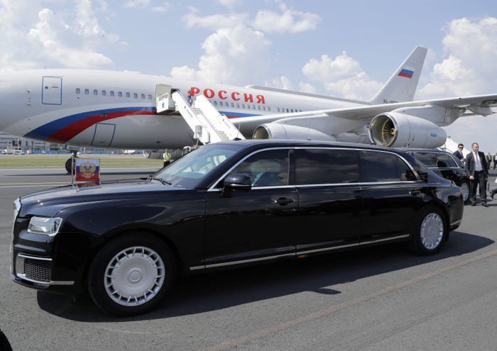 Cận cảnh chiếc limousine bọc thép thường được Tổng thống Putin mang theo khi công du nước ngoài - 12