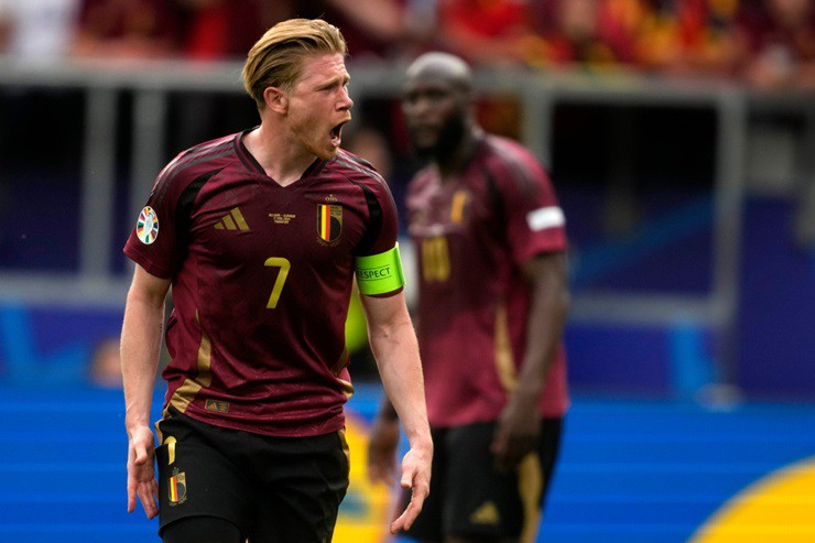 De Bruyne&nbsp;tức giận&nbsp;sau trận thua sốc 0-1 của ĐT Bỉ trước Slovakia