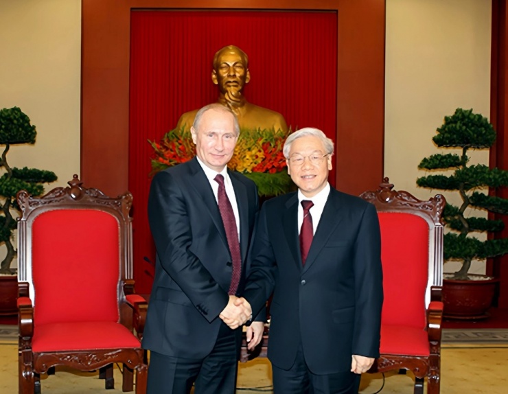 Tổng bí thư Nguyễn Phú Trọng gặp Tổng thống Putin tại Hà Nội tháng 11-2013. Ảnh: TTXVN