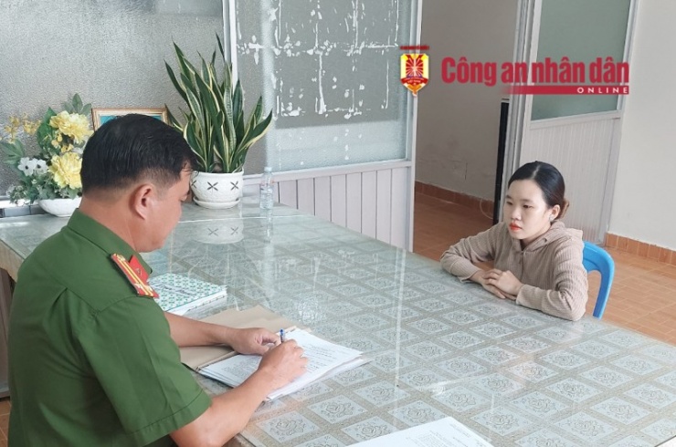 Đối tượng Trang Anh tại cơ quan Công an.&nbsp;