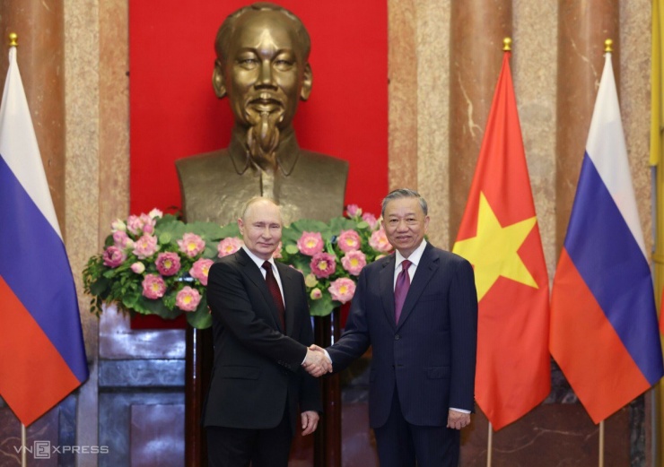 Việt Nam bắn đại bác trong lễ đón Tổng thống Putin - 7