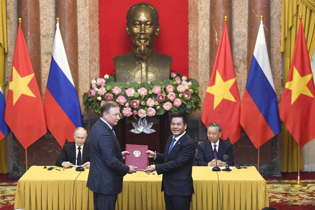 Việt Nam và Liên bang Nga ký 11 thỏa thuận nhân chuyến thăm của Tổng thống Putin. (Ảnh: Như Ý)