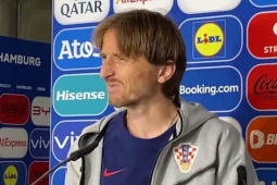 Modric bực vì câu hỏi hàm ý chê bai, dư luận Croatia nghĩ anh nên dự bị