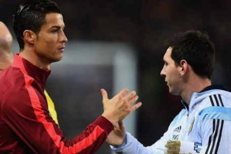 Ronaldo giỏi hơn Messi ở chỗ nào?