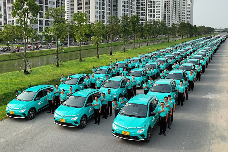 Chính phủ yêu cầu tạo giải pháp chuyển đổi sang xe điện cho doanh nghiệp taxi - 1