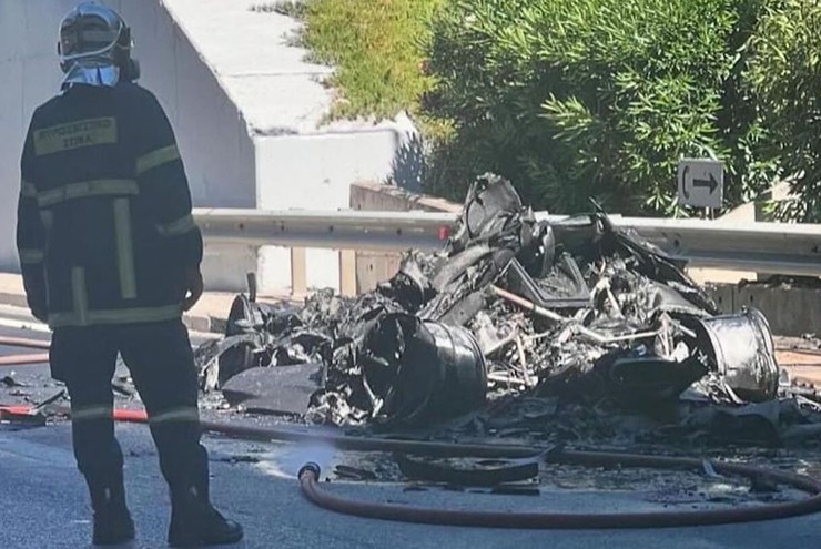 Siêu phẩm triệu đô Koenigsegg Jesko cháy rụi trên đường phố - 3