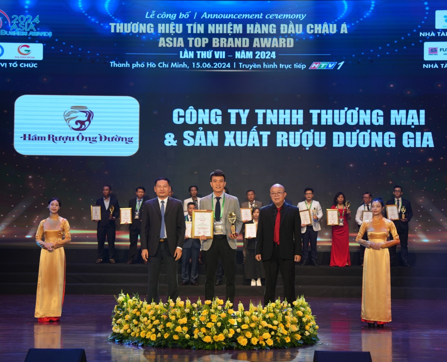 Hầm Rượu Ông Đường lọt Top 10 Thương hiệu tín nhiệm hàng đầu Châu Á năm 2024