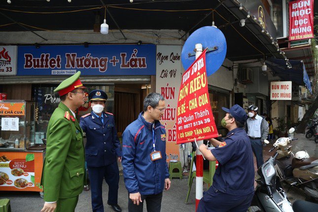 UBND TP. Hà Nội đề xuất hỗ trợ người tham gia lực lượng bảo vệ ANTT hơn 2,8 triệu đồng/tháng.