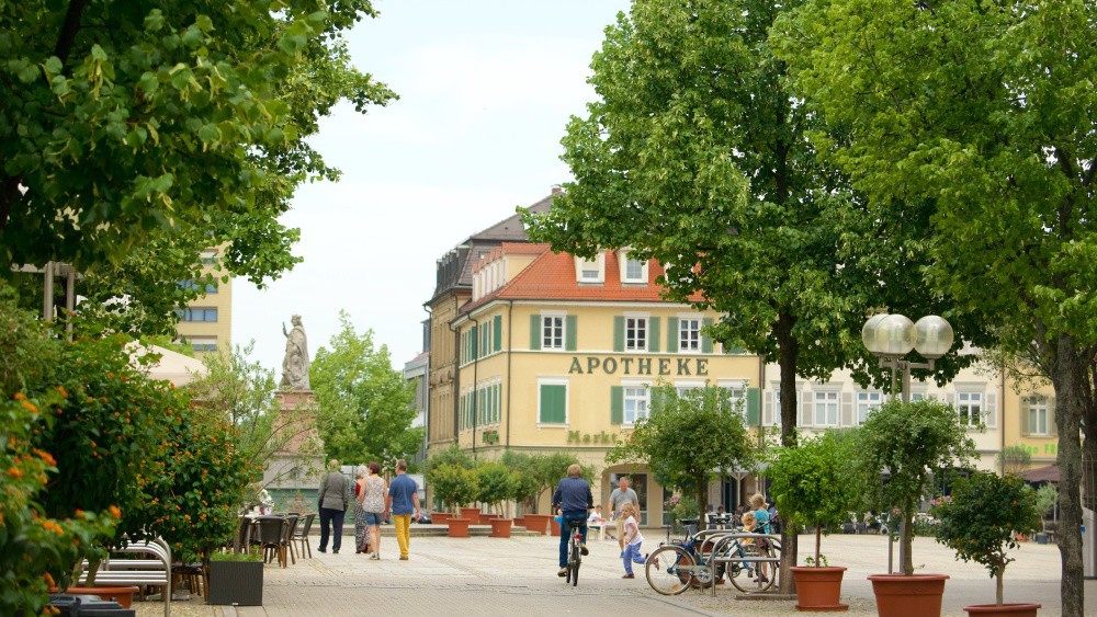 &nbsp;Ở ngã ba Schlossplatz, Schillerplatz và Karlsplatz, có một pháo đài thời Phục hưng đáng tự hào, bảo tàng Landesmuseum Württemberg là nơi lưu giữ những kiệt tác cổ xưa.