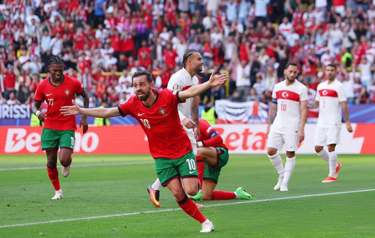 Bernardo Silva là người mở tỷ số cho Bồ Đào Nha