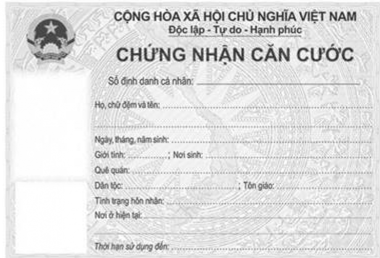 Mặt trước của giấy chứng nhận căn cước được cấp cho người gốc Việt Nam chưa xác định được quốc tịch đang sinh sống tại Việt Nam.