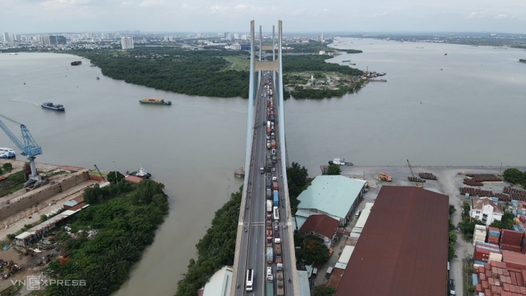 Cầu Phú Mỹ 'tê liệt' hơn 3 giờ sau tai nạn liên hoàn - 2