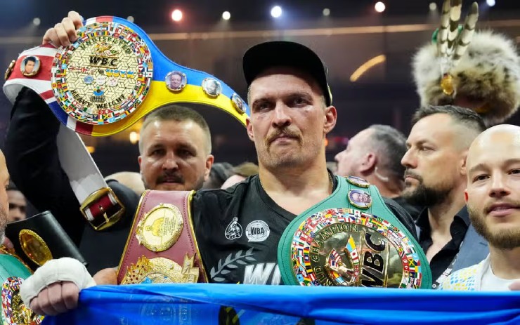 Usyk sẽ trao trả đai vô địch IBF