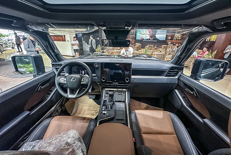 Cận cảnh mẫu xe SUV Lexus GX thế hệ mới tại đại lý, có giá bán từ 6,2 tỷ đồng - 12