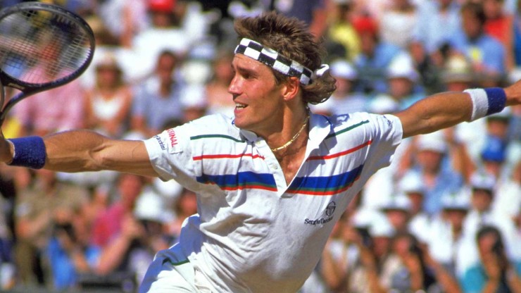 5. Pat Cash, cựu tay vợt số 4 thế giới và là gương mặt quen thuộc trong các buổi khiêu vũ Wimbledon của BBC, được nhớ đến nhiều nhất với chiến thắng duy nhất của anh tại All England Club. Năm 1987, Cash đã ngăn Ivan Lendl hoàn thành Grand Slam sự nghiệp. Tuy nhiên, chiến thắng của Cash cũng được ghi nhớ bởi chiếc băng đô caro đen vô cùng ấn tượng.