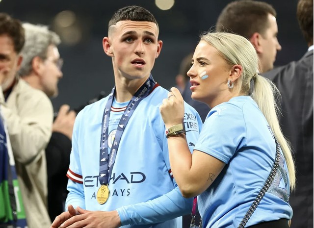 Rebecca là fan trung thành nhiều năm của người bạn học Phil Foden