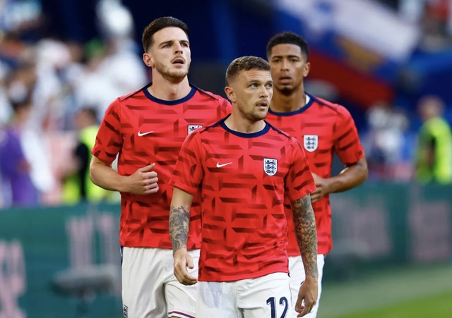 Declan Rice và Kieran Trippier phải tập riêng