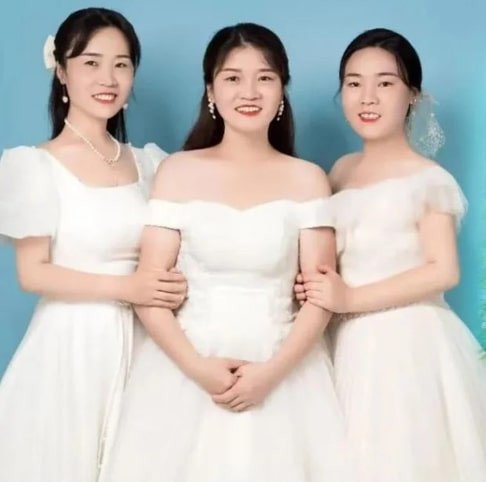 Ba chị em gái của mẹ Weiwei. Ảnh: SCMP
