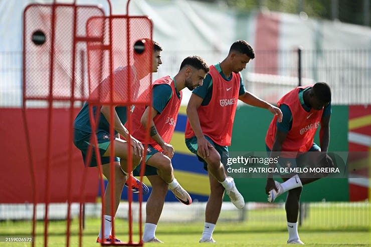 Portugal national team "imposes martial law" to play against Slovenia, Ronaldo practices hard and dreams of scoring - 6