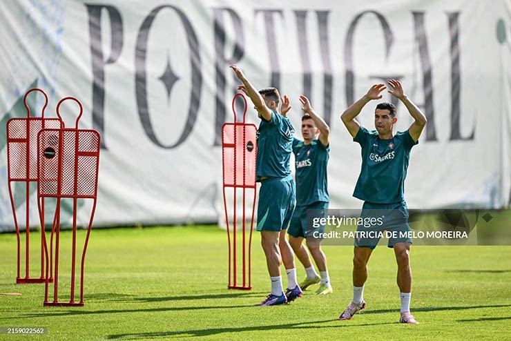 Portugal national team "imposes martial law" to play against Slovenia, Ronaldo practices hard and dreams of scoring - 5