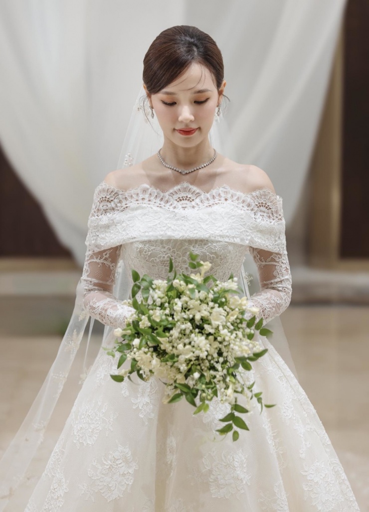 4 mẫu váy cưới giúp Midu ghi điểm - 3