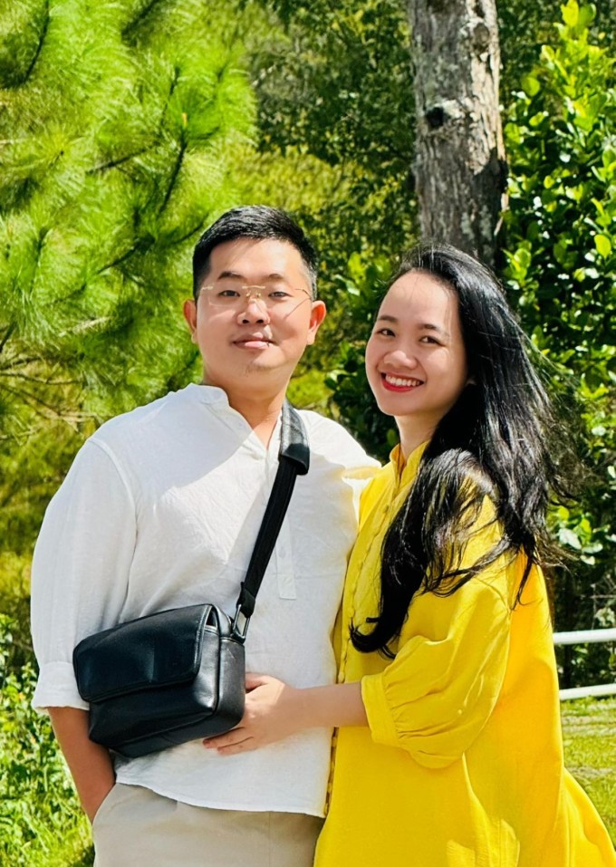 Chị Trà My, 38 tuổi và chồng anh Tiến Đạt 28 tuổi, kết hôn được ba năm. Ảnh: Nhân vật cung cấp