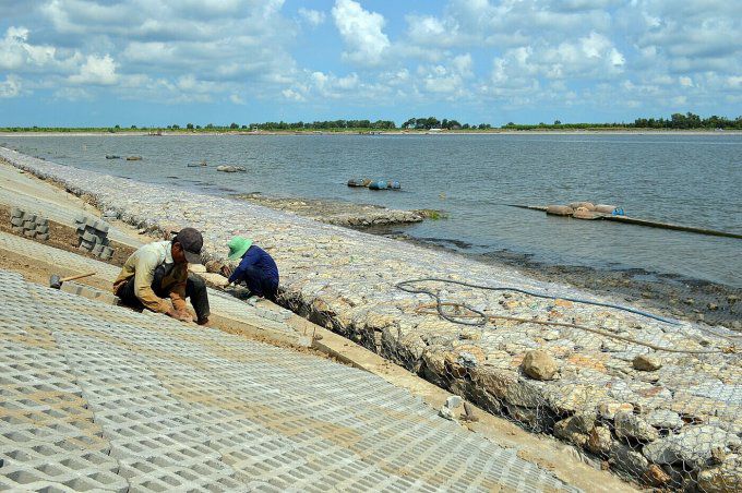 Hồ chứa nước ngọt dung tích 3,85 triệu m2 nước tại huyện U Minh, Cà Mau. Ảnh: An Minh
