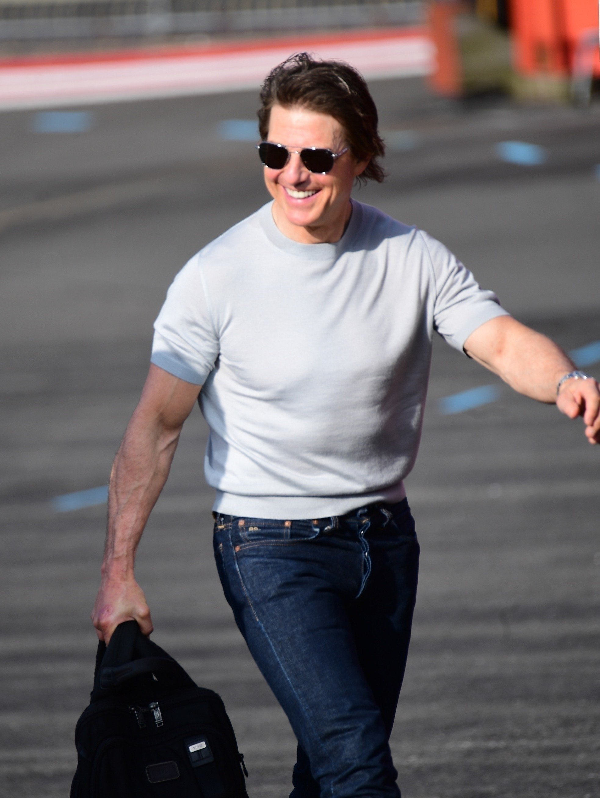 Tom Cruise làm gì khi con gái Suri đắm chìm trong tình yêu - 11