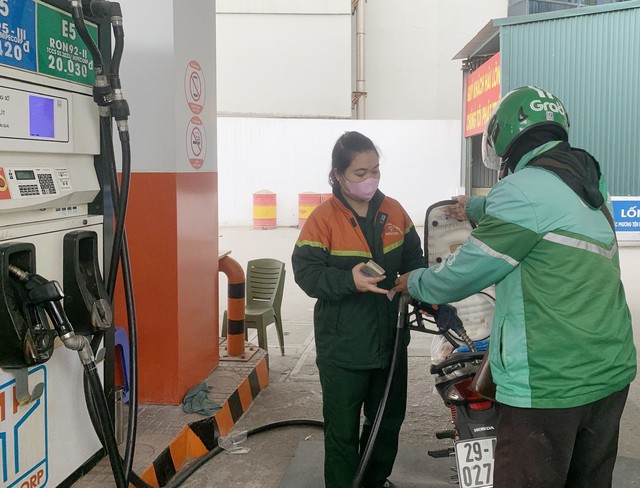 Giá xăng được dự báo tăng trong kỳ điều hành ngày 3/4. Ảnh: Nguyễn Khánh